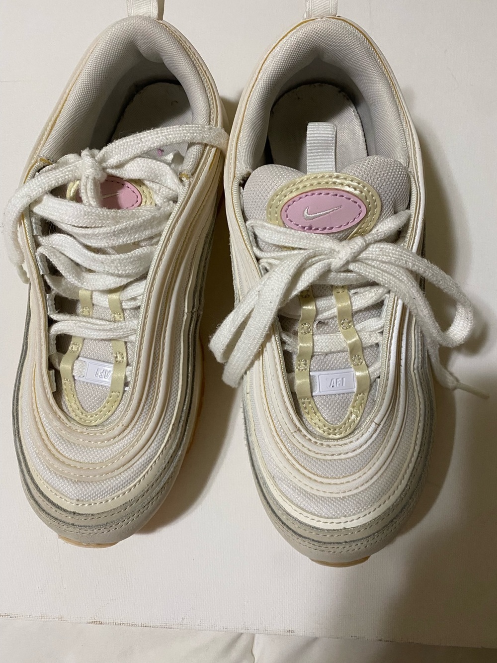 Nike Women White & beige Air-Style Sneakers size 7.5